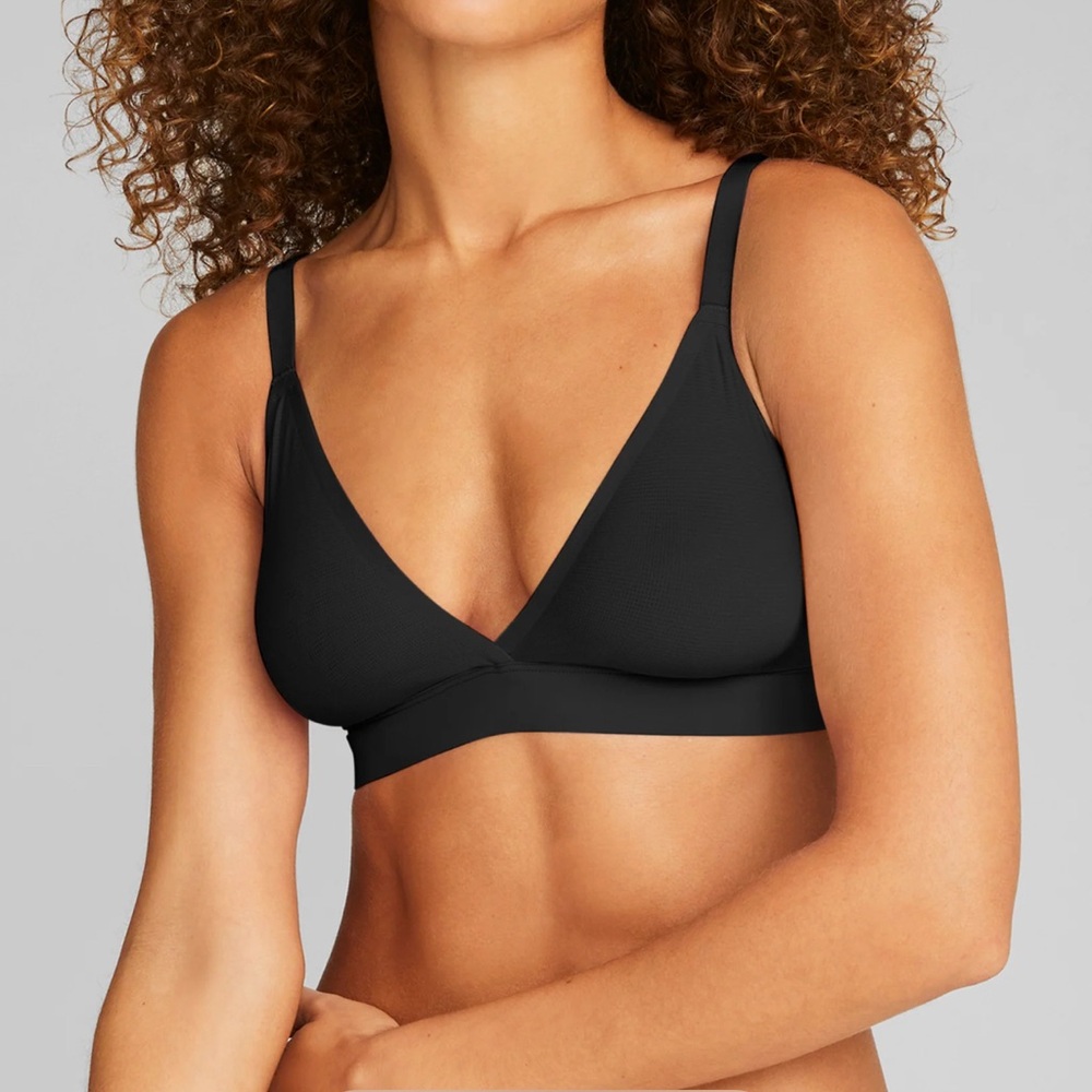 Black Wireless Bra